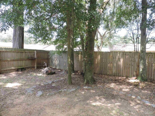 Building Photo - 206 Wildflower Ln