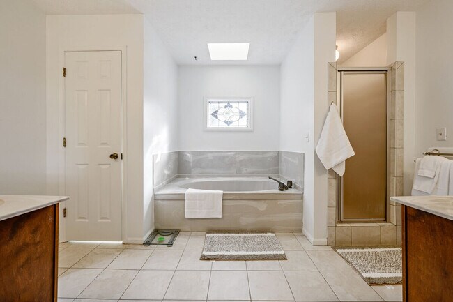 Building Photo - 1223 Settlebench Ln