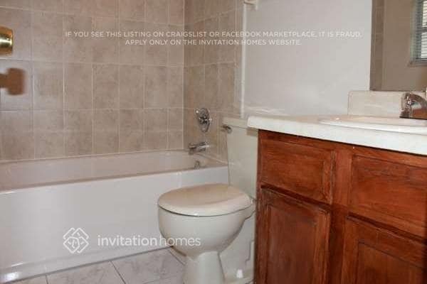 Building Photo - 1172 La Mesa Ave