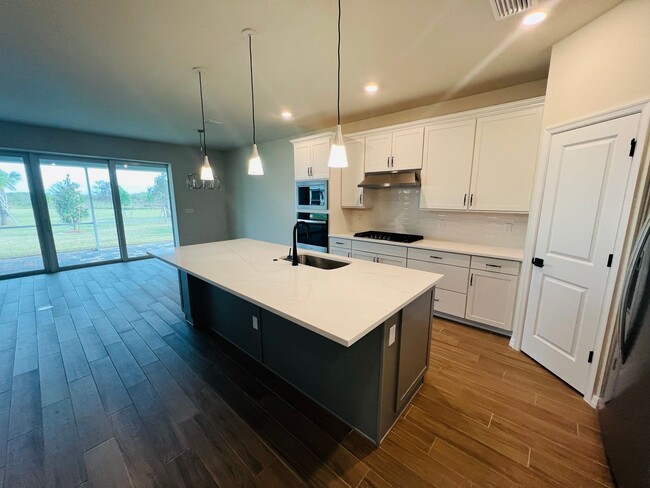 Building Photo - Brand New 5/4/2 in Heron Preserve in Tradi...