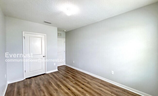 Building Photo - 5006 Willow Breeze Wy