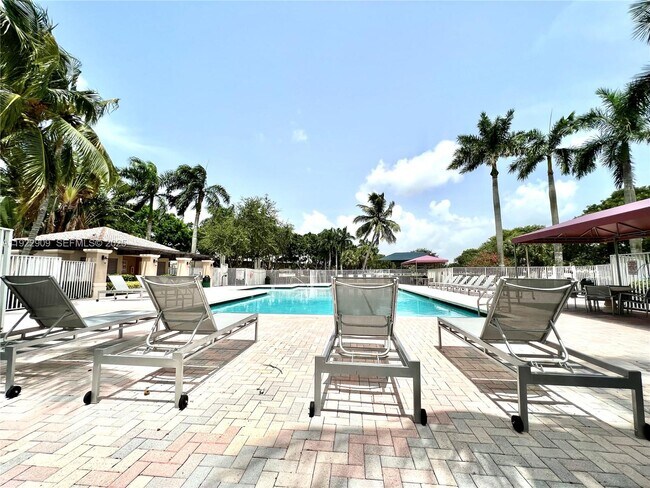 Building Photo - 1816 Salerno Cir