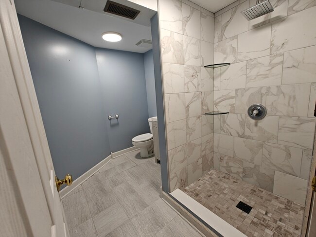 Building Photo - 1410 Whispering Springs Cir