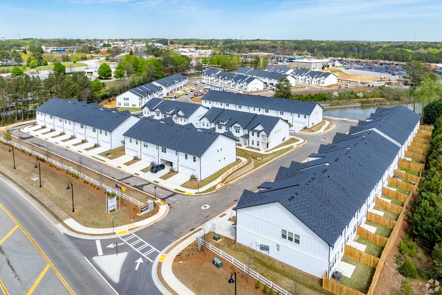 Building Photo - Vaughn Townhomes