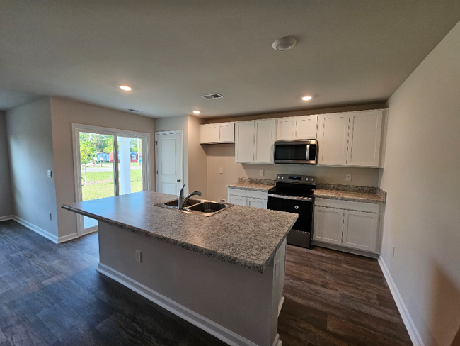 Building Photo - 374 Jeff Waters Cir