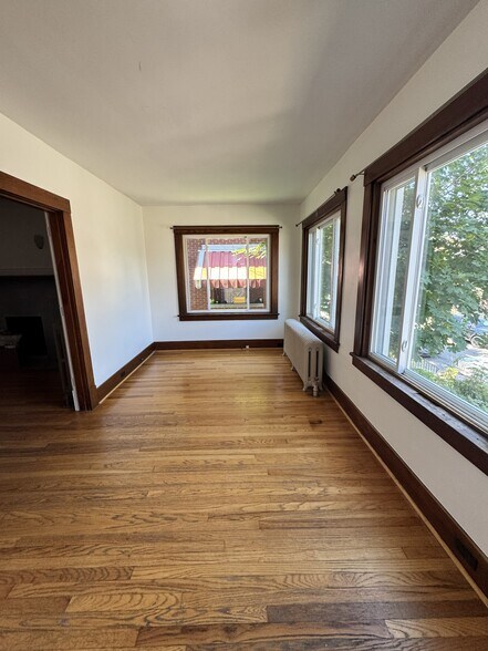 Building Photo - 2927 Mattern Ave