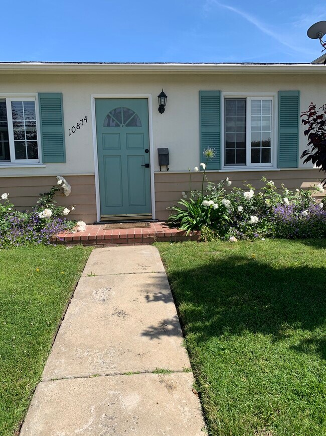 FRONT HOUSE - 10878 National Blvd