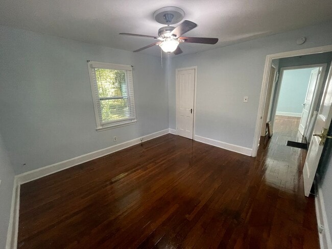 Building Photo - Cozy 2 Bedroom Home in Oakhurst!