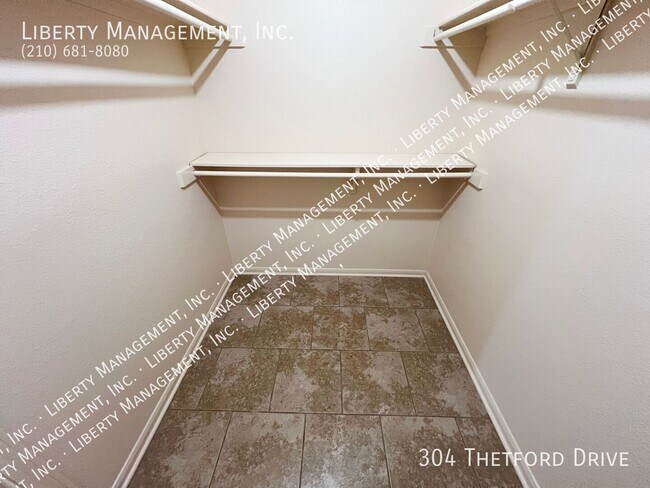 Building Photo - 304 Thetford Dr