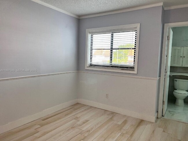 Building Photo - 6231 SW 138th Ct