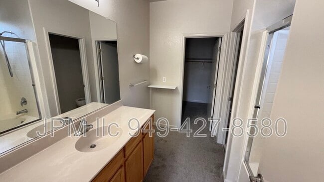 Building Photo - 6389 Bentley Ct