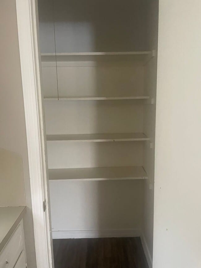 Building Photo - 2/1 ptisd Available for immediate Move in