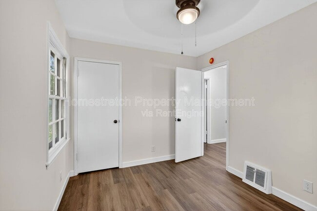 Building Photo - 437 Lanark Rd