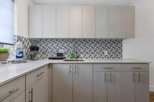 Building Photo - 301 86th St