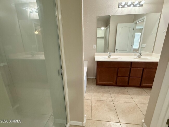 Building Photo - 5085 S 243rd Dr