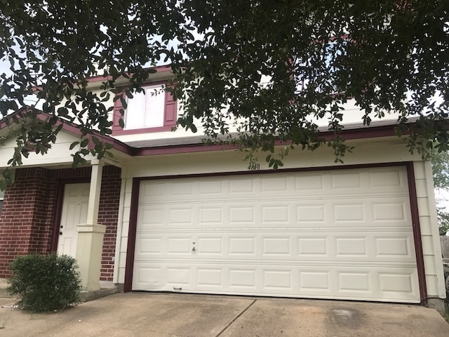 Building Photo - Bryan -2 Story / 3 bedroom /2.5 bath / 2 c...