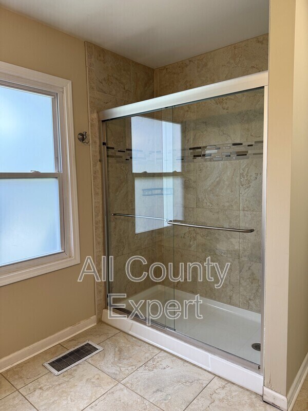 Building Photo - 916 Zion Cir