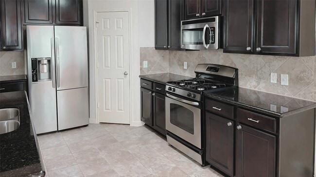 Building Photo - 15110 Sierra Ridge Dr