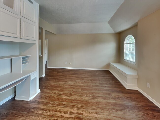 Building Photo - 26887 Castlecliff Ln