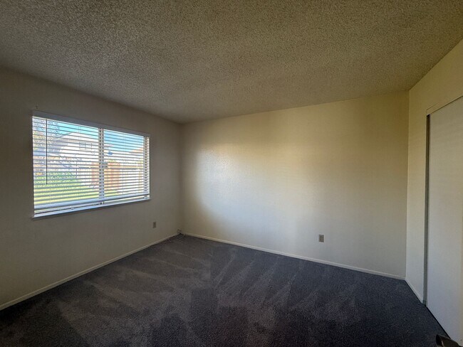 Building Photo - Available Now! Lancaster 4 Bed + 3 Bath