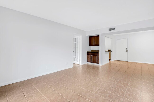 Building Photo - 490 NW 20th St