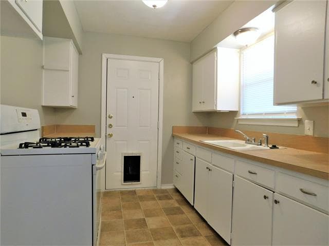 Building Photo - 929 Manhattan Dr