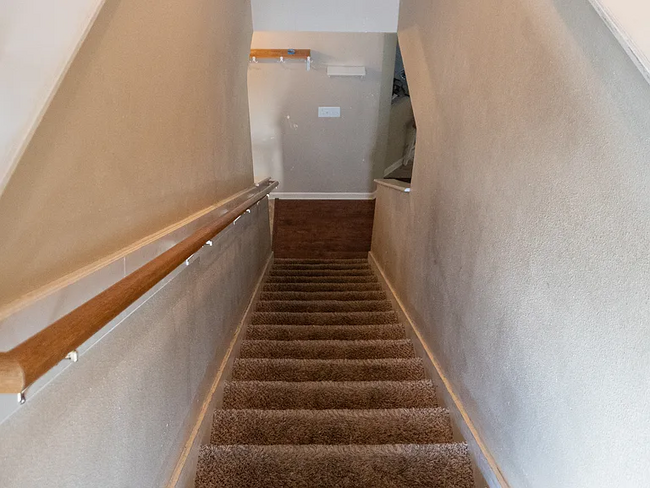 Stair Access - 86280 Augustus Ave