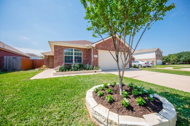 Building Photo - 19247 Dillsbury Ct