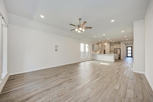 Building Photo - 133 Bauer Lp