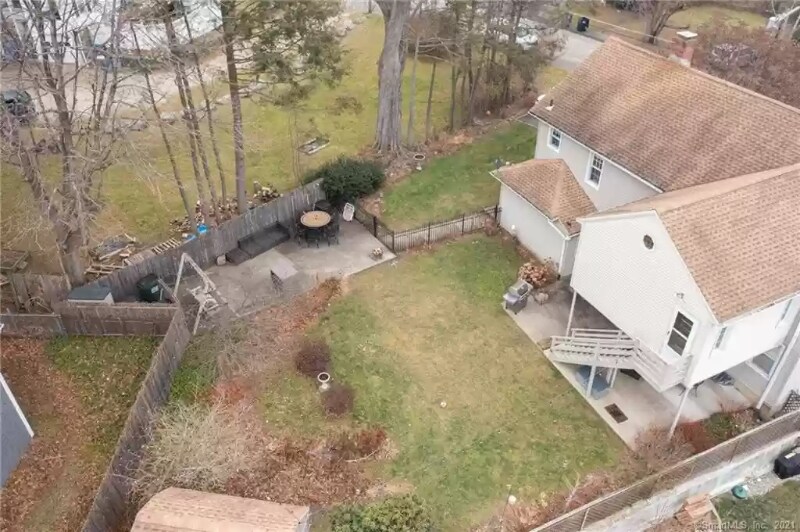 Building Photo - 135 Ball Farm Rd