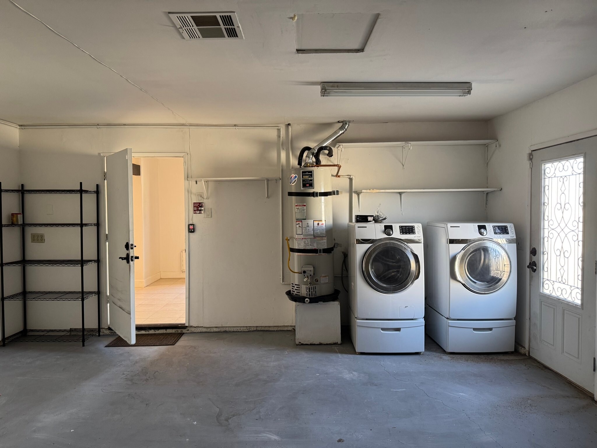 Building Photo - 2140 E Hildy Ln