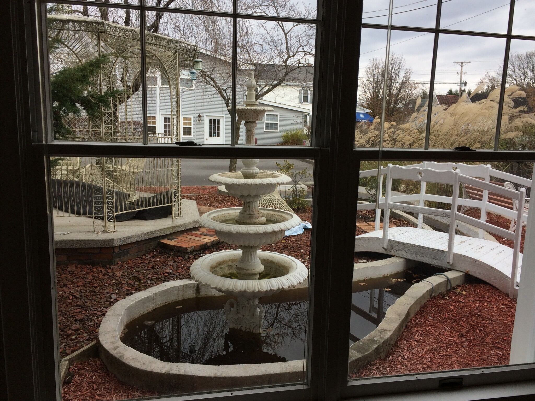 Patio or outdoor seating area - 1408 3rd Ave