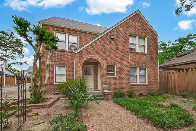 Building Photo - 1807 Crocker St