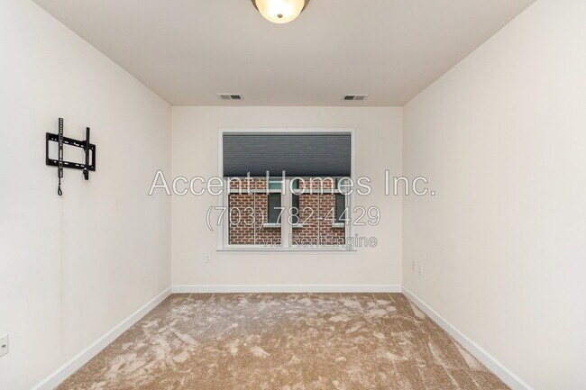 Building Photo - 2101 N Monroe St
