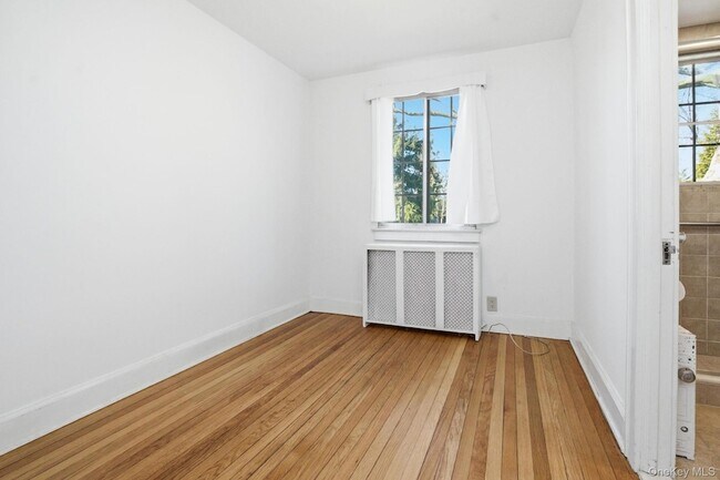 Building Photo - 5 Seymour Pl