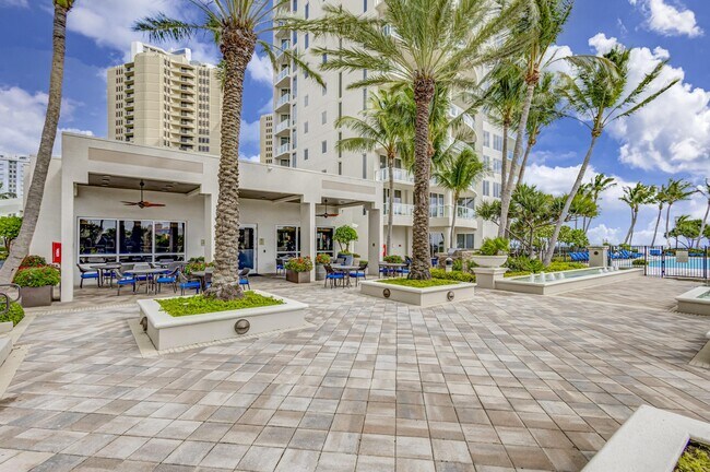 Building Photo - 2700 N Ocean Dr