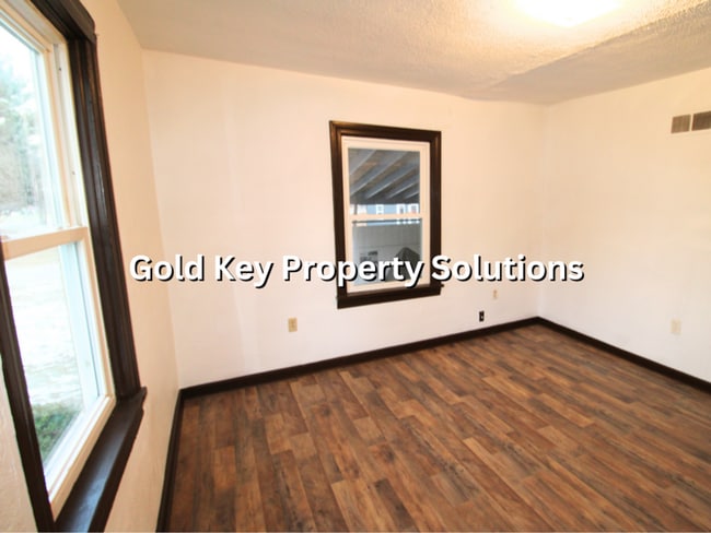 Building Photo - 1212-1212 1/2 LAYTON RD.