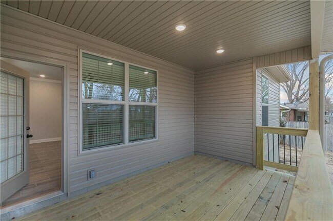 Building Photo - 292 Township Dr