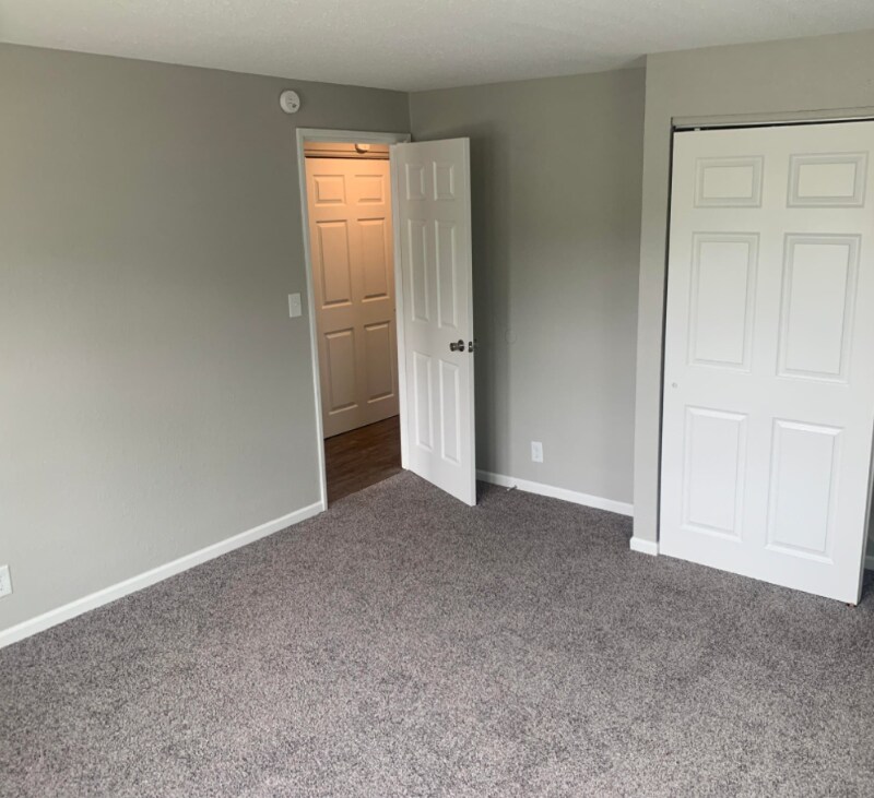 Building Photo - 207 E 35th St