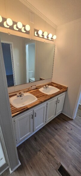 Building Photo - 546 Osprey Creek Cir