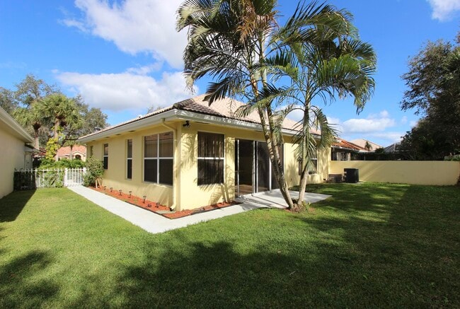 Building Photo - 240 Sussex Cir