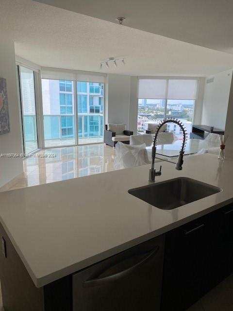 Building Photo - 200 Sunny Isles Blvd