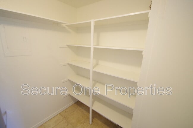 Building Photo - 491 Serento Cir
