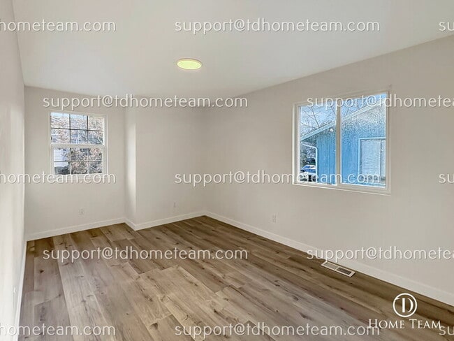 Building Photo - 4743 25th Ave SW