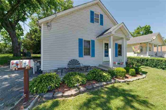 Primary Photo - 815 Cornell Ave