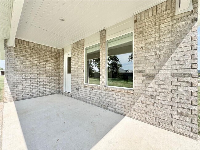Building Photo - 573 Arizona St