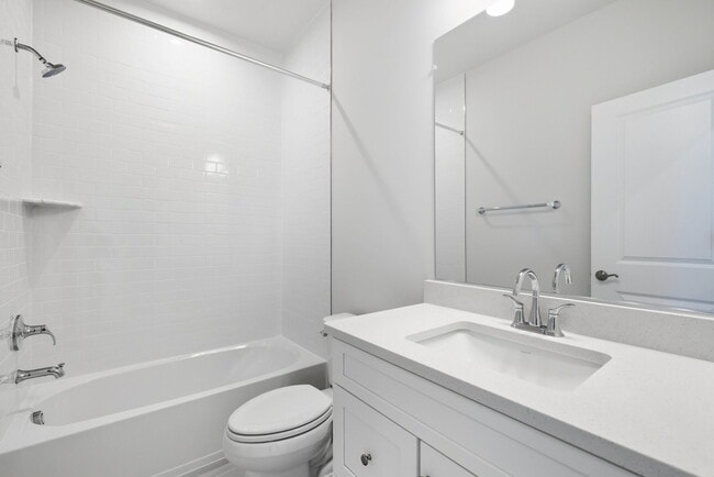 Building Photo - 1017 Venifena Terrace SE