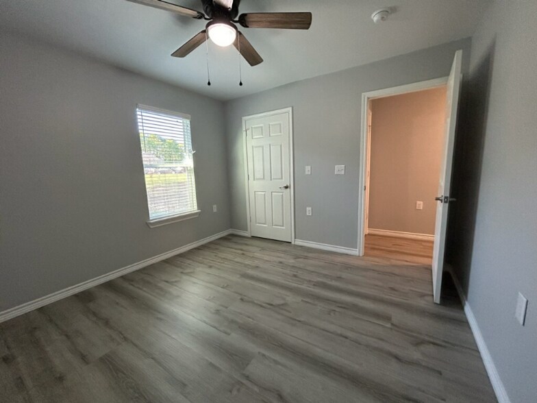 Building Photo - 411 Godfrey St