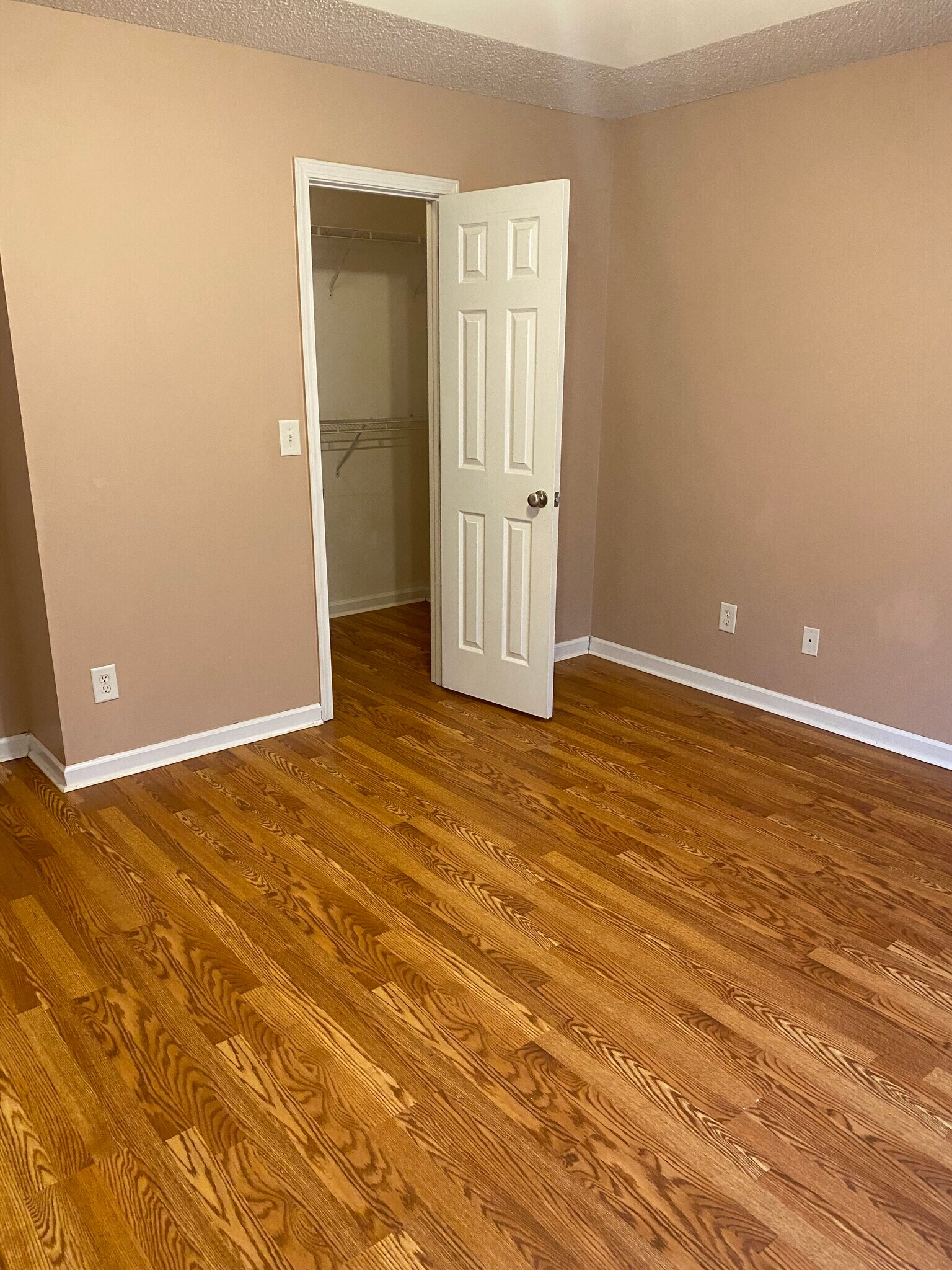 Building Photo - 1622 Phillipsburg Dr