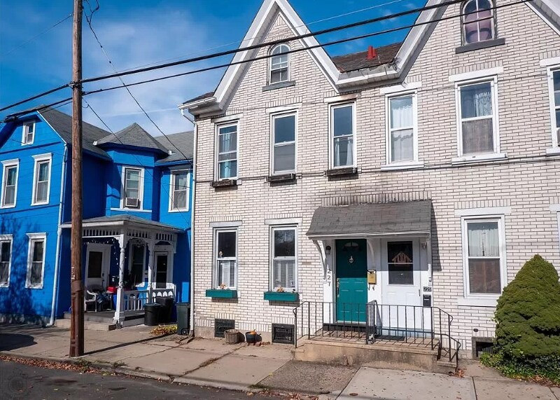 Building Photo - 227 E Garrison St